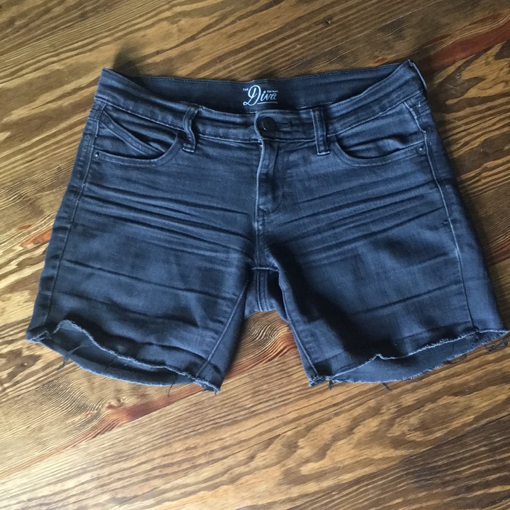 Old Navy black cut-off shorts